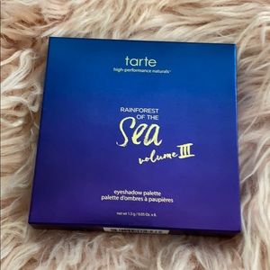 Trate eye shadow palette